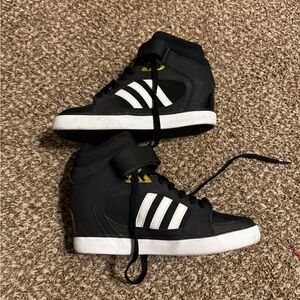 Adidas Amberlight Hidden Wedge Hightop Women’s size 9